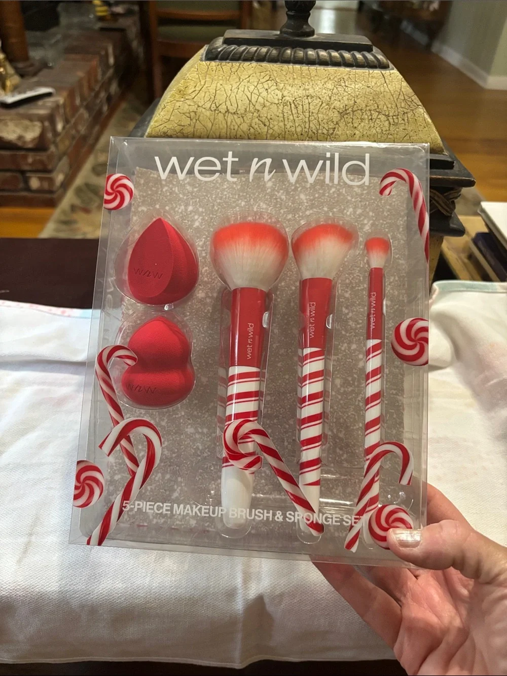 Wet n Wild 5 piece makeup set never opened